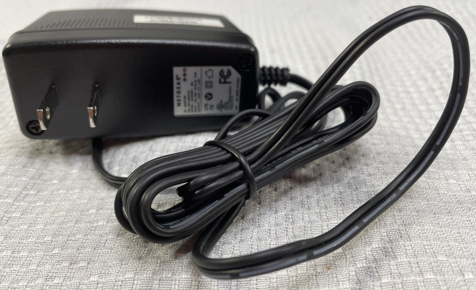 Netgear N450 CG3000Dv2 DOCSIS 3.0 Wireless Cable Modem/Router + Power Adapter
