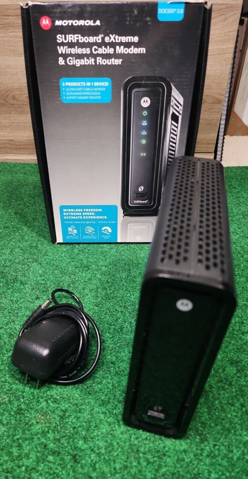 Motorola ARRIS SURFboard SBG6580 DOCSIS 3.0 Cable Modem and Wi-Fi Router N300