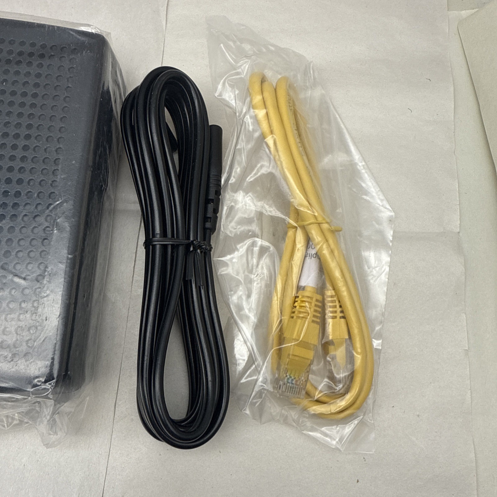 ARRIS CM820A Cable Modem DOCSIS 3.0 Latest Version- 1 Step Activation Black READ