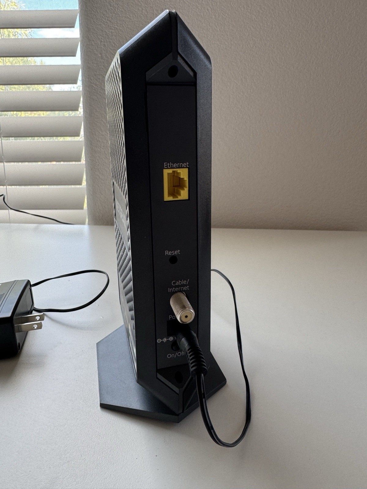 Netgear CM600 DOCSIS 3.0 Cable Modem 960 Mbps with Power Adapter