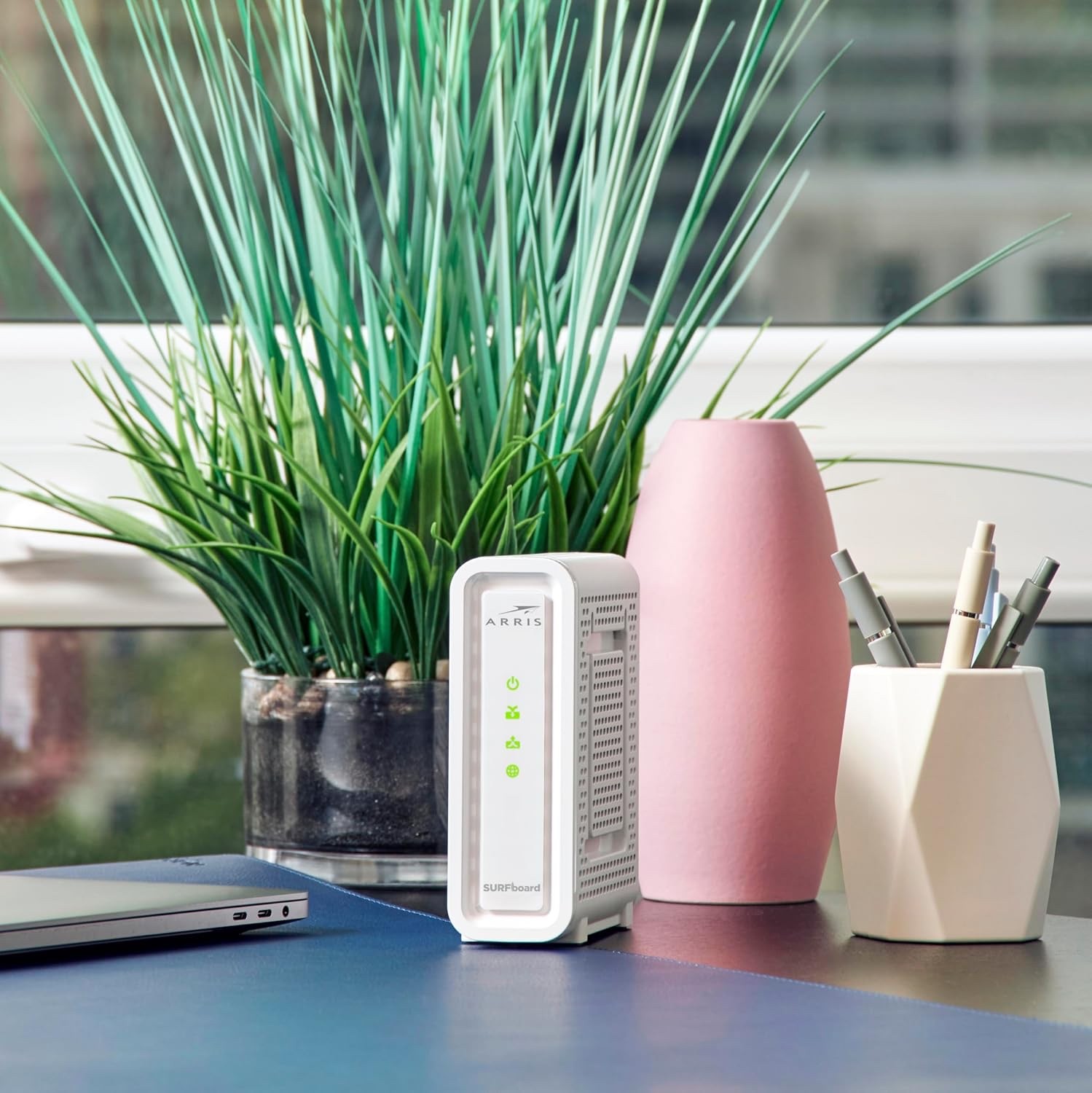 ARRIS SURFboard SB8200 DOCSIS 3.1 Cable Modem