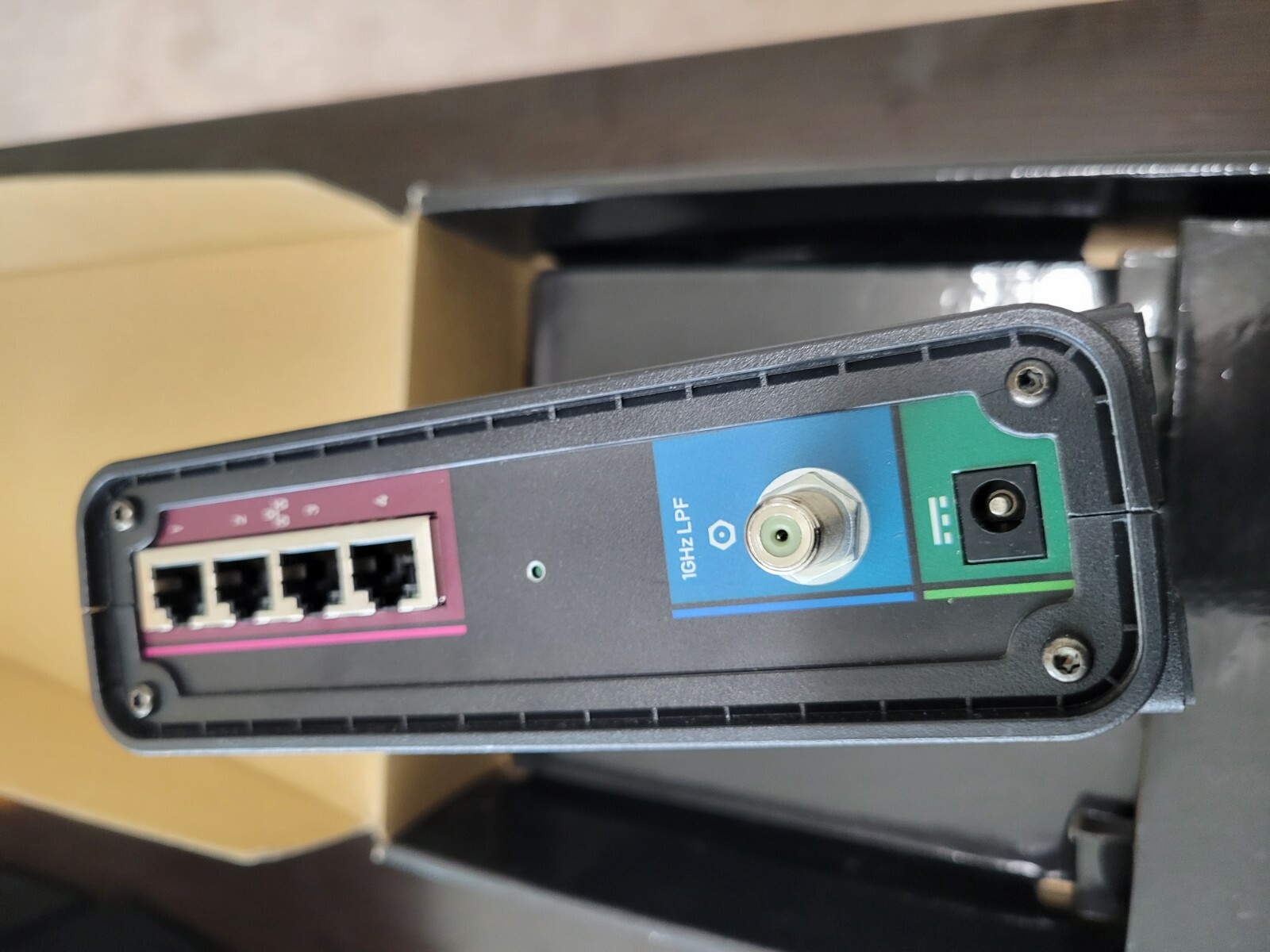 Motorola ARRIS SURFboard SBG6580 DOCSIS 3.0 Cable Modem Wi-Fi Router N300