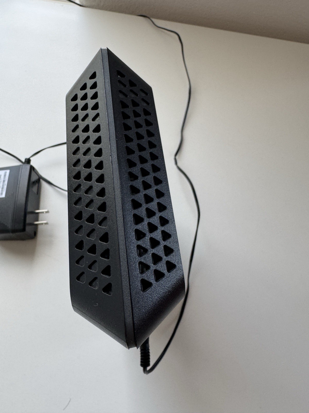 Netgear CM600 DOCSIS 3.0 Cable Modem 960 Mbps with Power Adapter