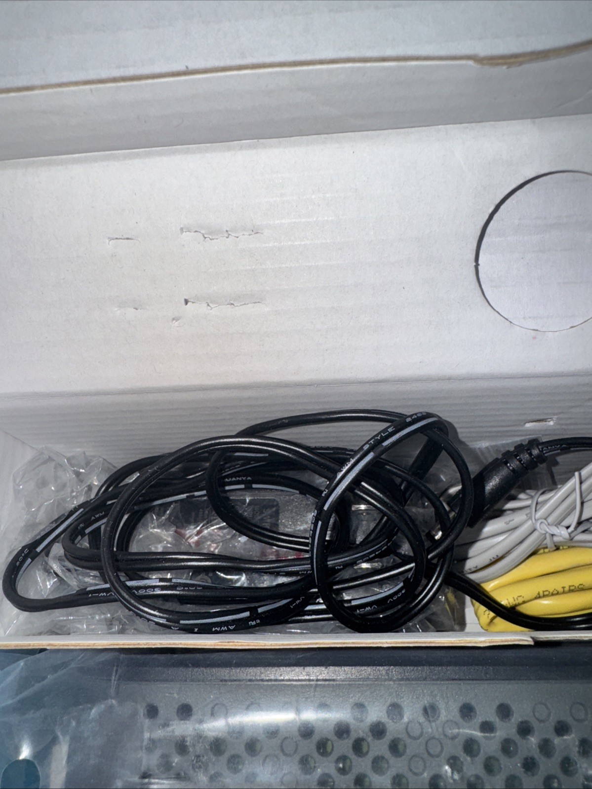 Motorola MT7711 24X8 Cable Modem and AC1900 Dual Band Wi-Fi Gigabit Router
