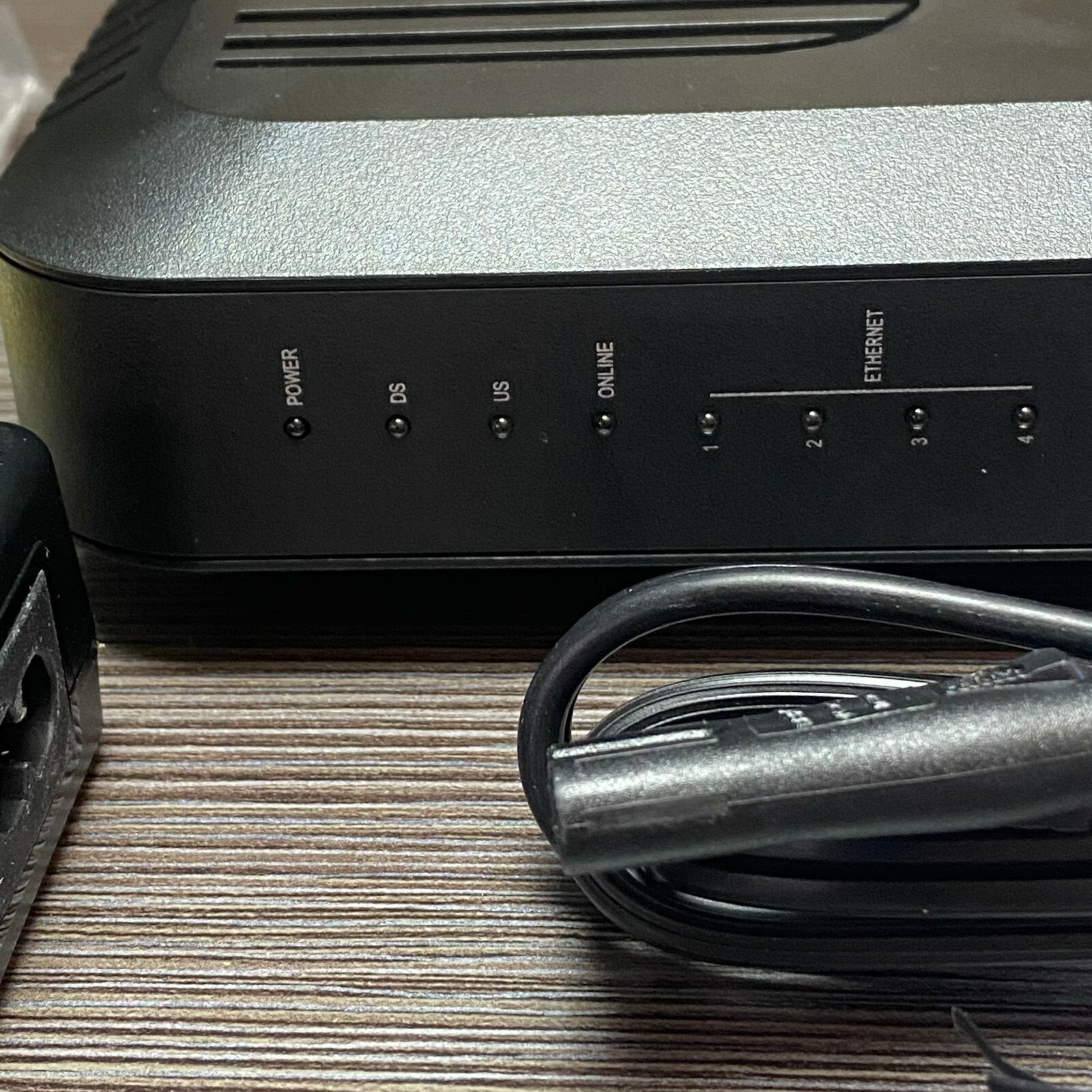 Cisco DPC3825 4 Port DOCSIS 3.0 Gateway Wireless Router Power Supply Included