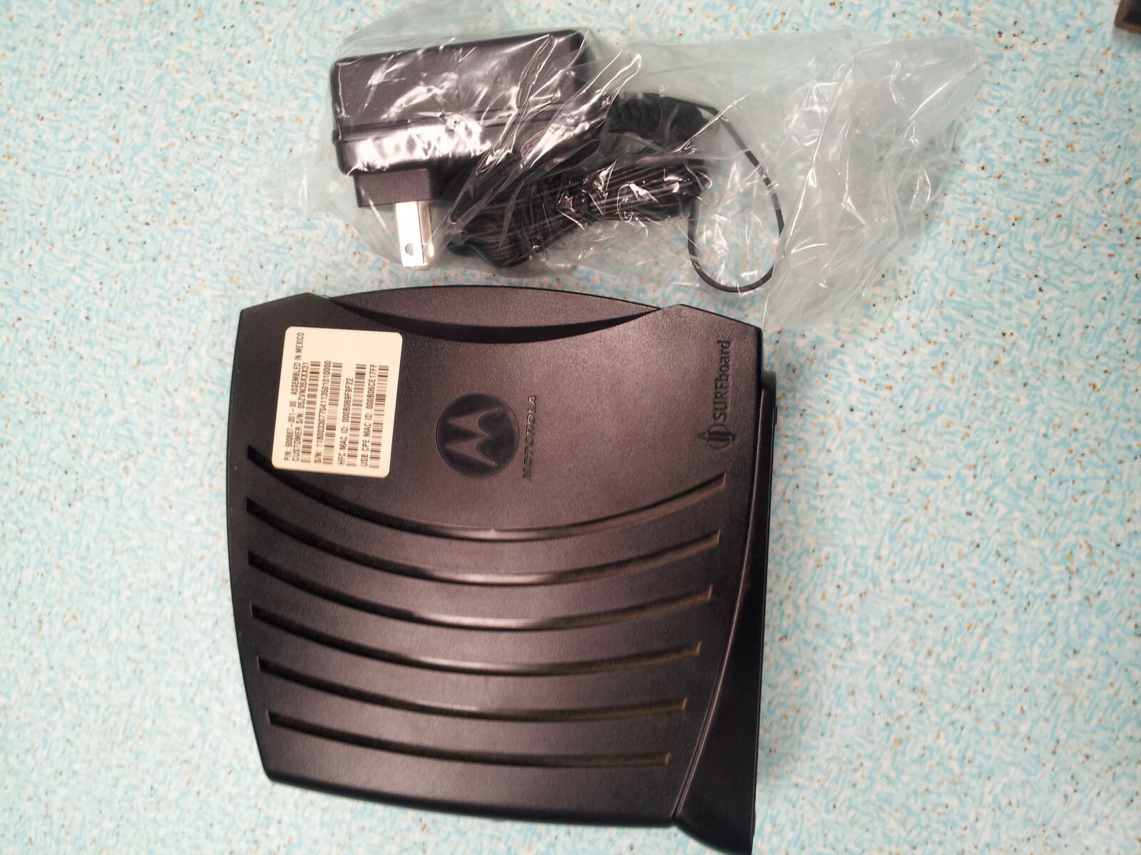 Motorola SURFboard SB5100 500887 Cable Modem with Power Adapter ! [1590]