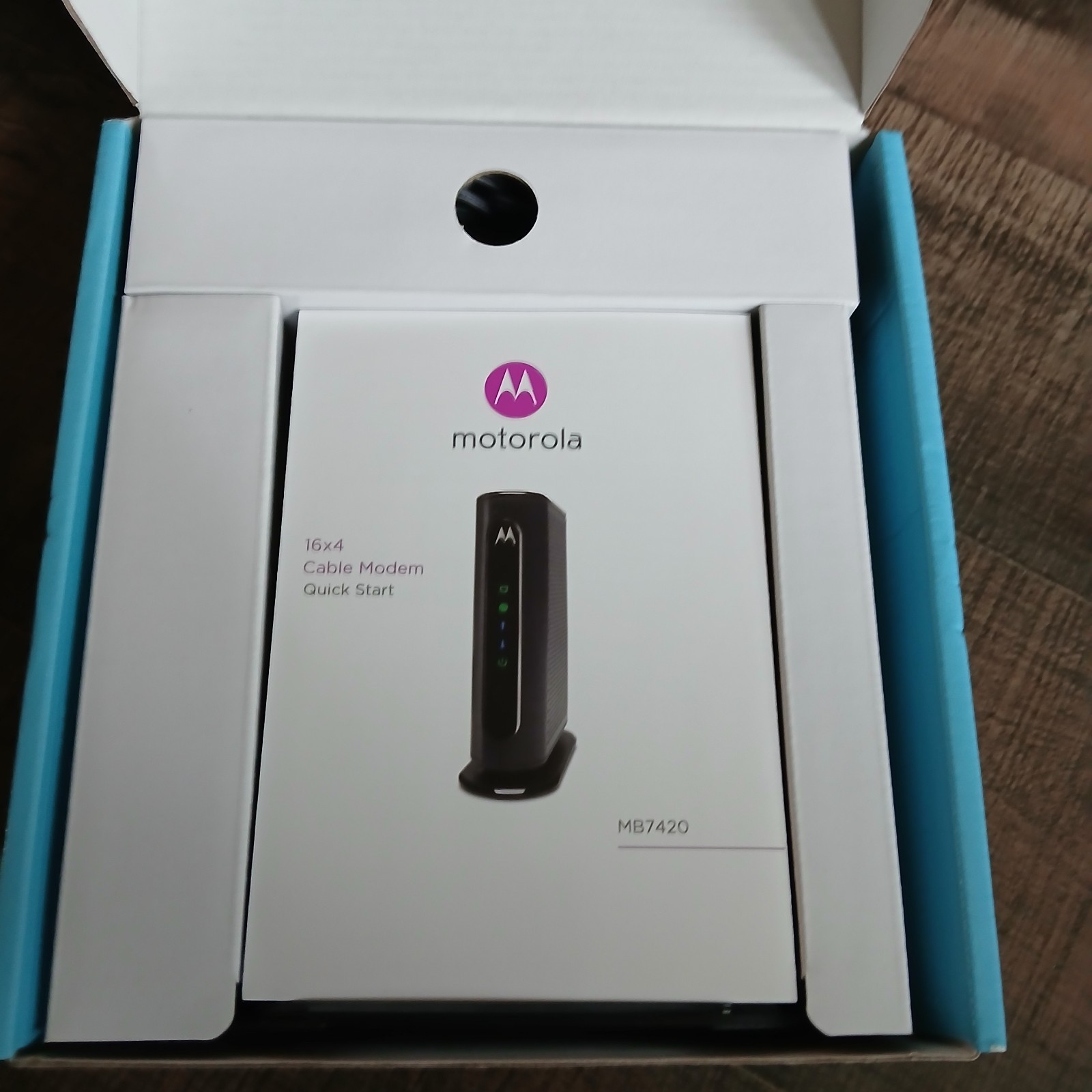 Motorola MB7420 – 16×4 Cable Modem – 686 Mbps