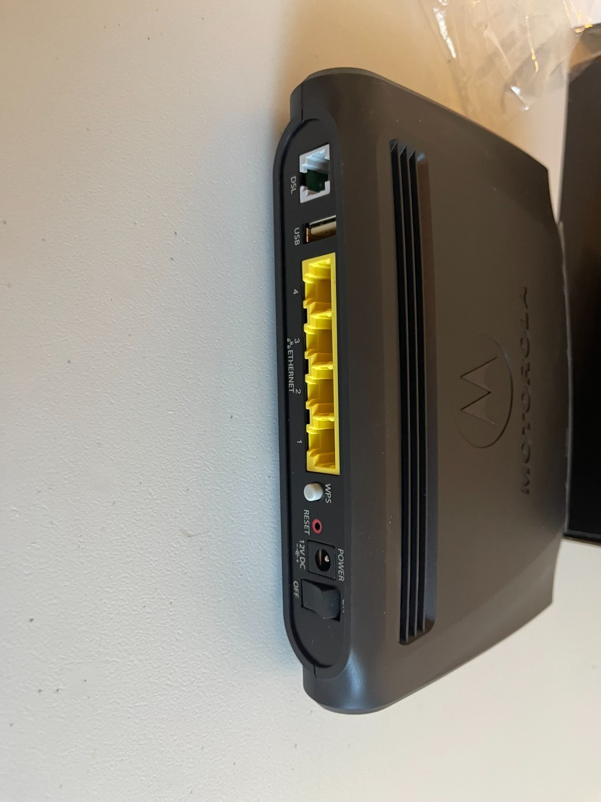 Motorola DSL Wi fi Gateway Modem Model #: 2247VB Brand new in box