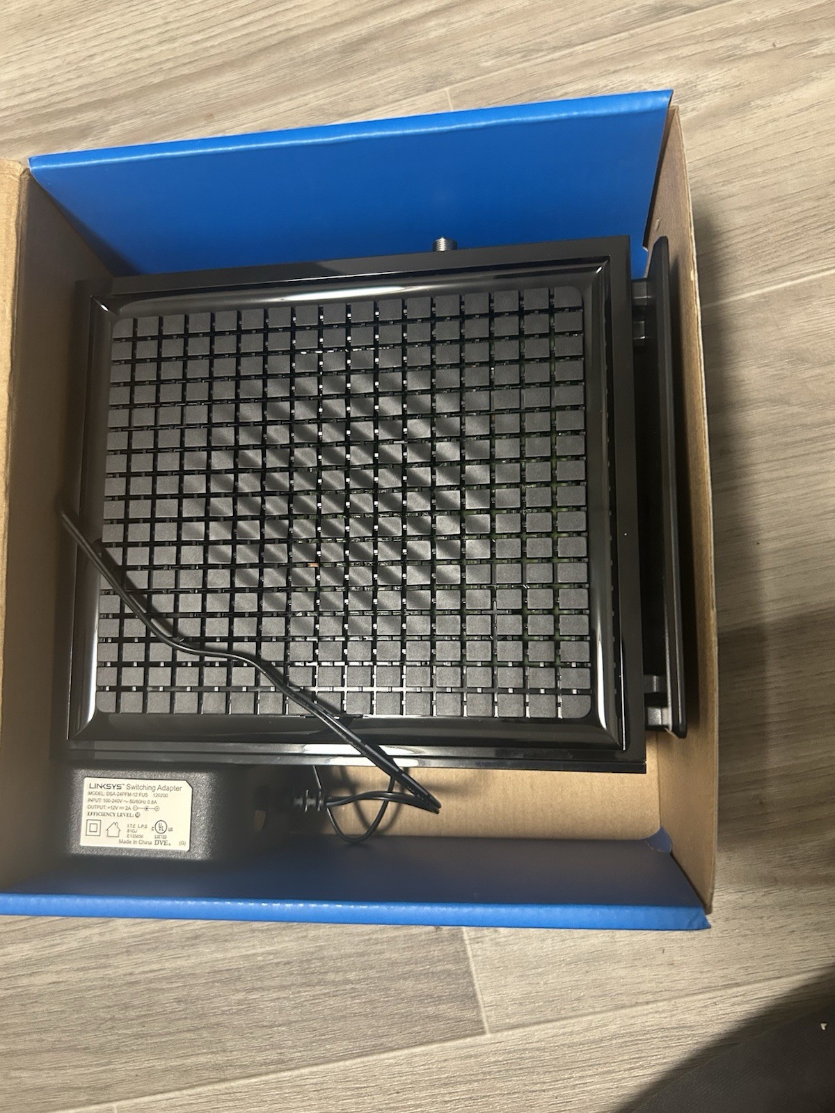Linksys CM3024 DOCSIS 3.0 24×8 Cable Modem 960 Mbps Intel Inside Black