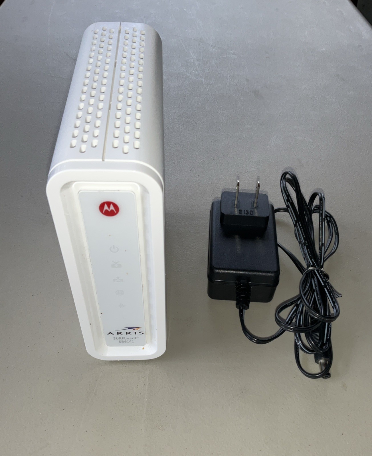 Motorola Arris SURFboard Modem 400 Series SB6141 343 Mbps DOCSIS 3.0 Ethernet