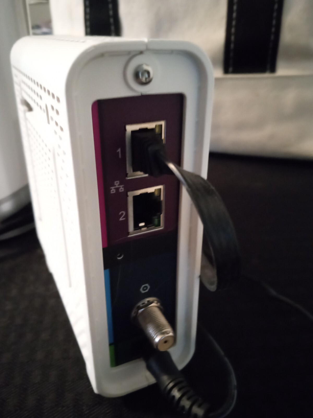ARRIS SURFboard SB8200 Modem