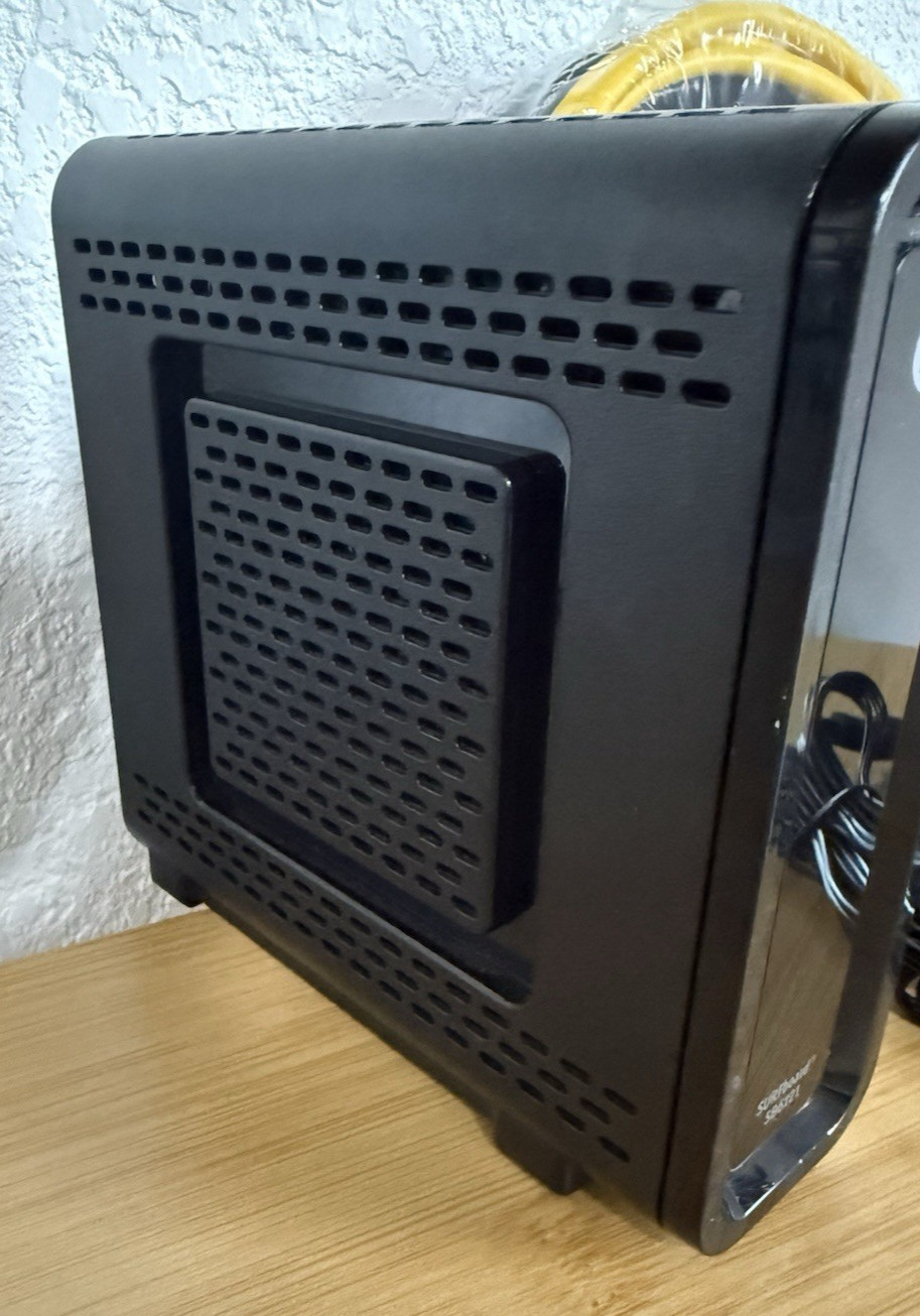 Arris Surfboard Model SB6121 Black Cable Modem with CAT5e and Coax cables etc