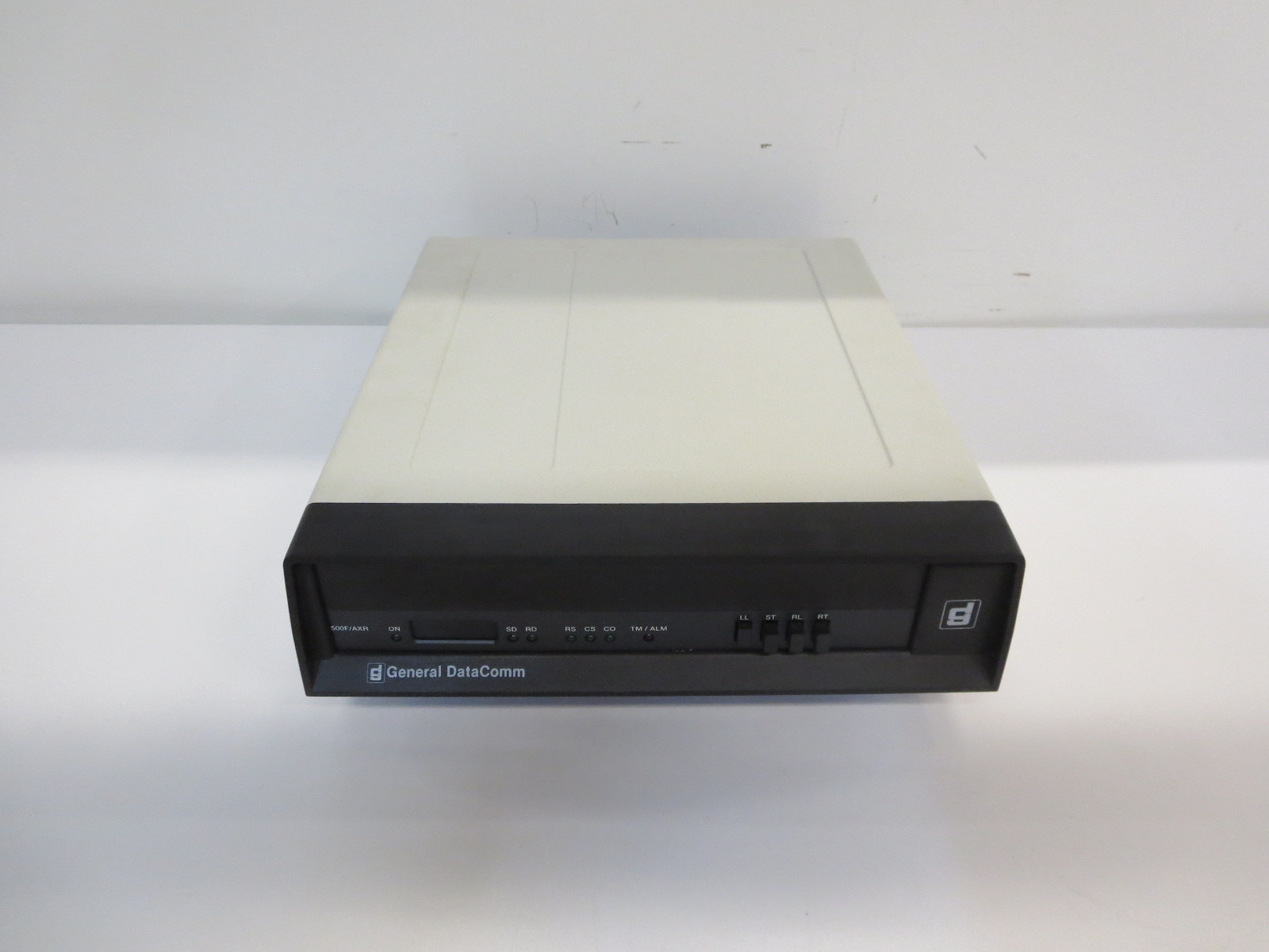 GENERAL DATACOMM DC 500F/AXR-48VDC MODEM ENCLOSURE MODEL DE-17/DC; 48 VDC