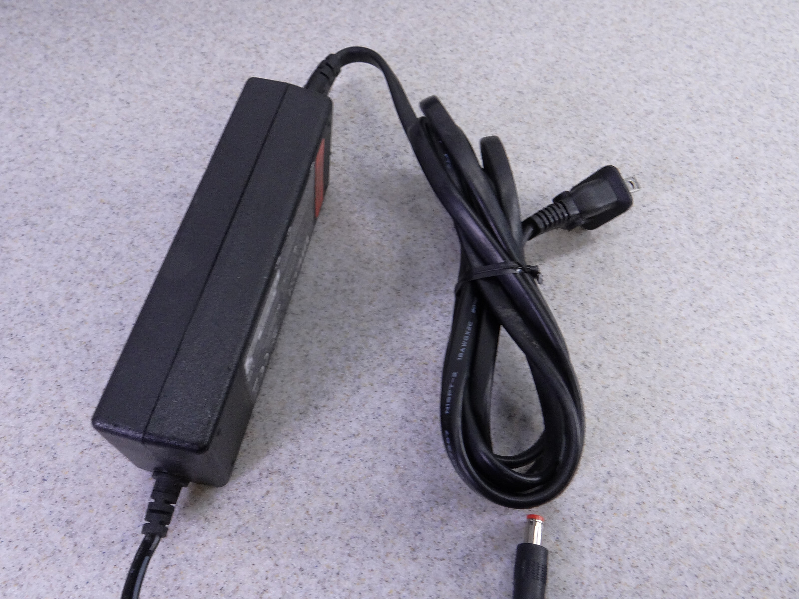 LITEON AC ADAPTER / POWER SUPPLY – MODEL PA-1360-07C1 – 100-240V TO 12V
