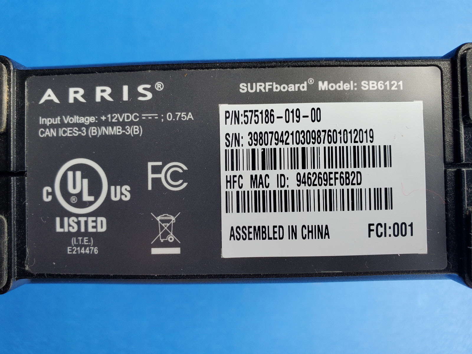 Arris SURFboard SB6121 – Cable Modem – Used with/ Power Adapter & Ethernet cable