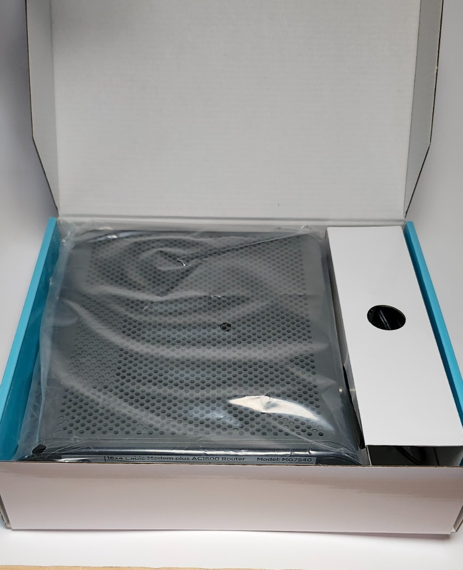 Motorola MG7540-10 16×4 Cable Modem – Black