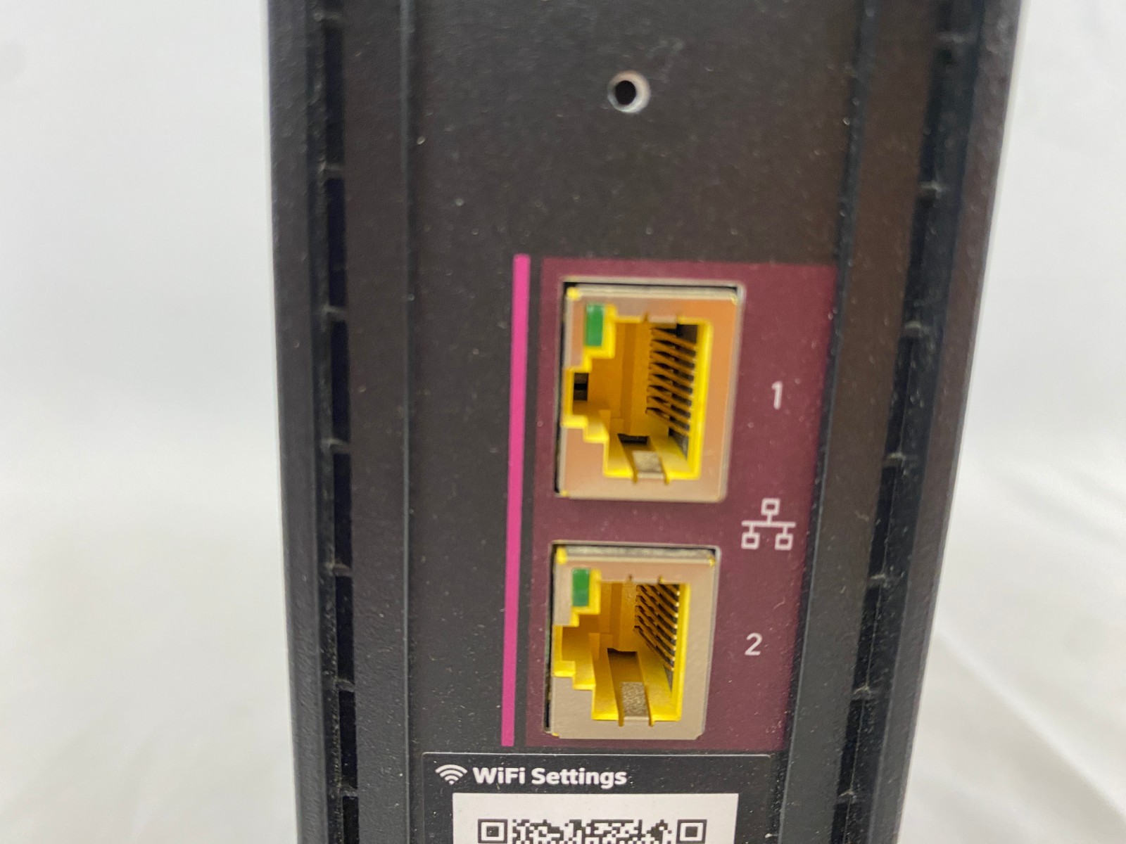 ARRIS SURFboard SBG10 Cable Modem Router – Intel Inside – No Power Adapter