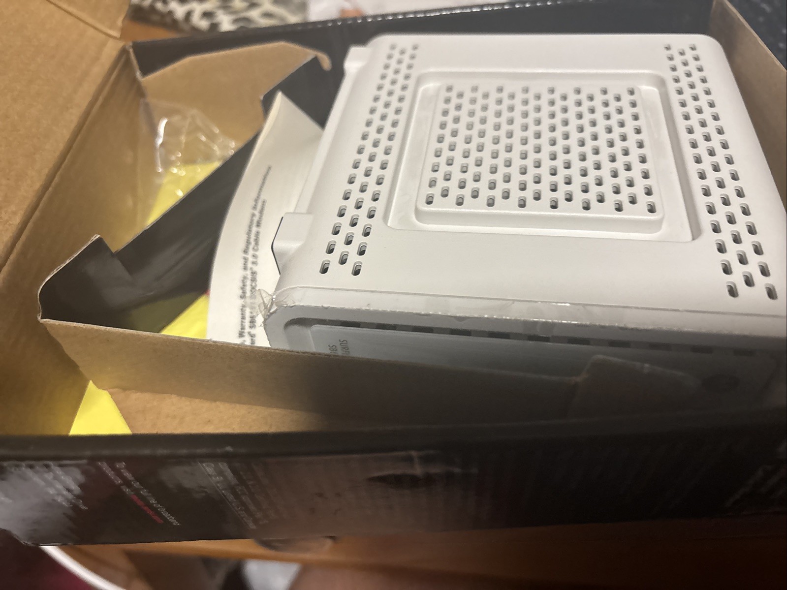 Motorola Arris Surfboard Modem SB6141 White DOCSIS 3.0 400 Series 581902-022-00