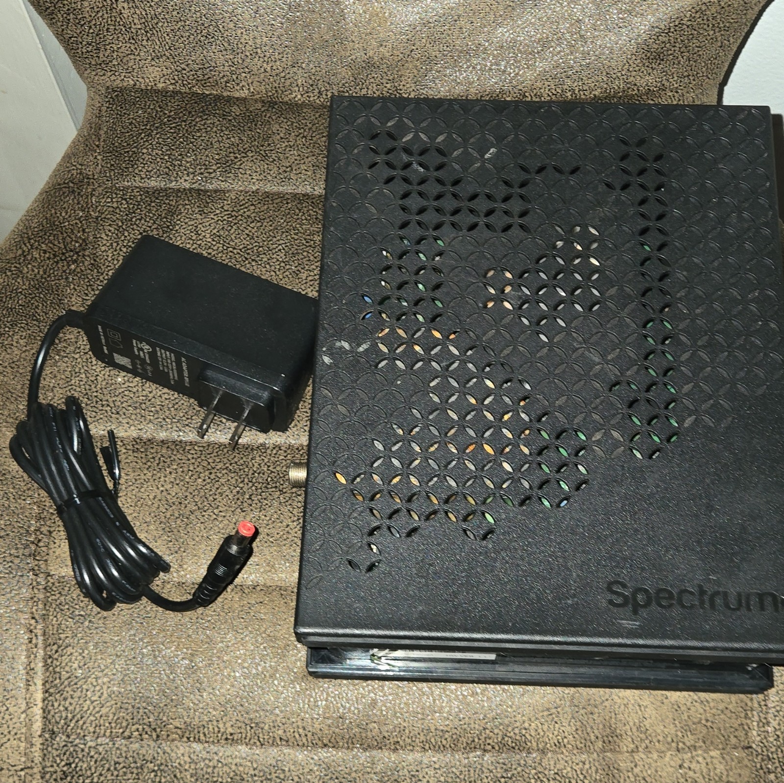 Spectrum ES2251 DOCSIS 3.1 eMTA Cable Modem 2.5 Gbps 1-Port Ethernet Black