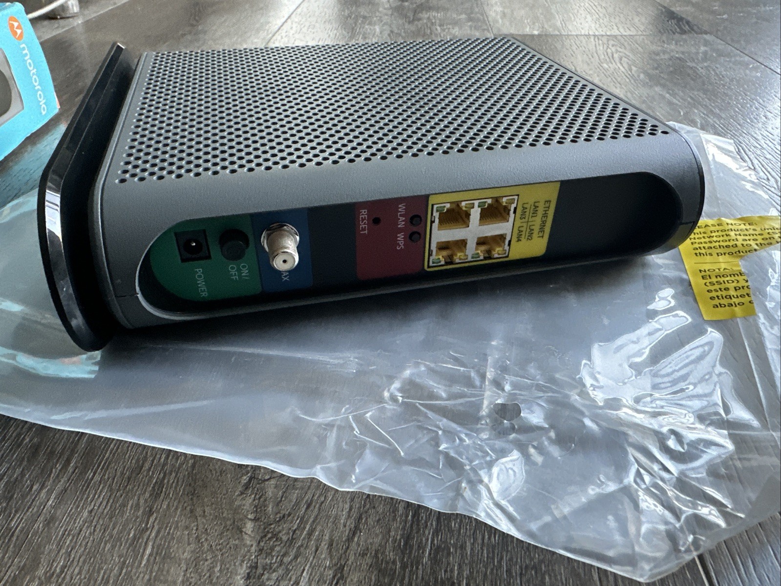 Motorola MG7550 16×4 DOCSIS 3.0 Cable Modem Plus AC1900 WiFi Router – New Sealed