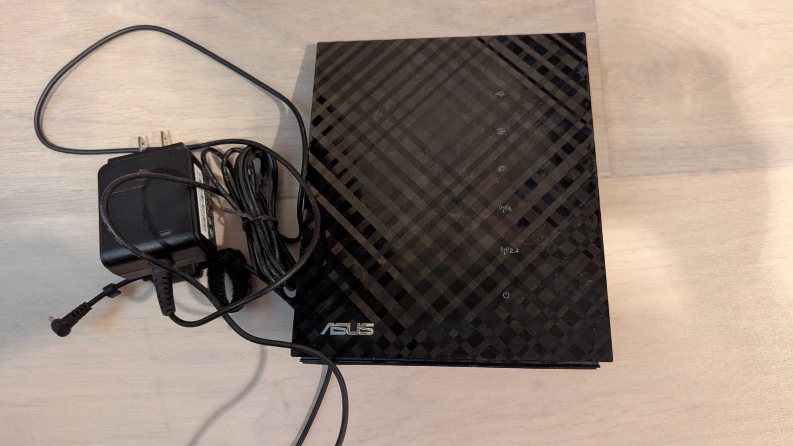TP-LINK TC-7620 680Mbps Cable Modem with added router