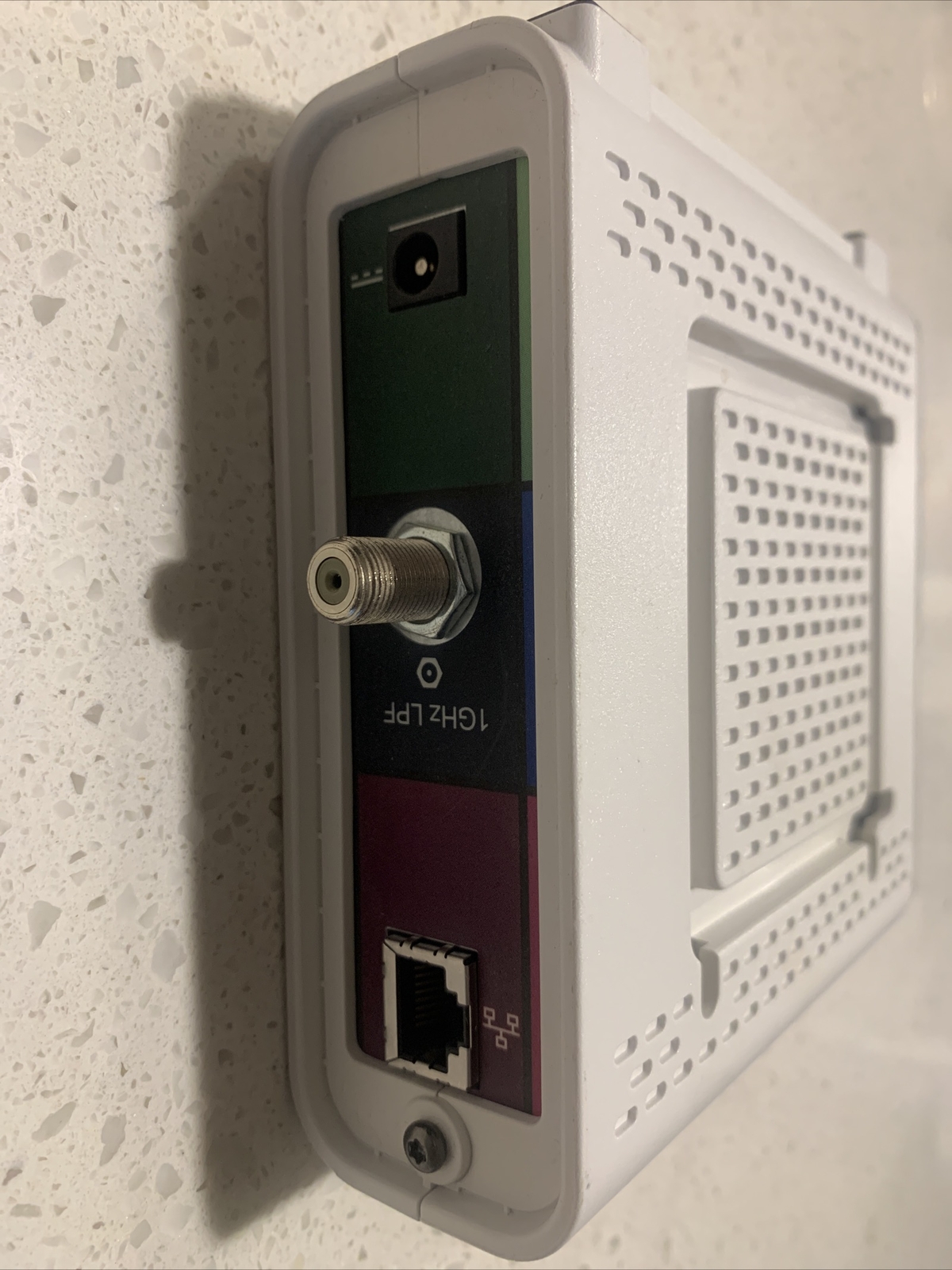 Motorola SURFboard (SB6141) 300 Mbps Modem