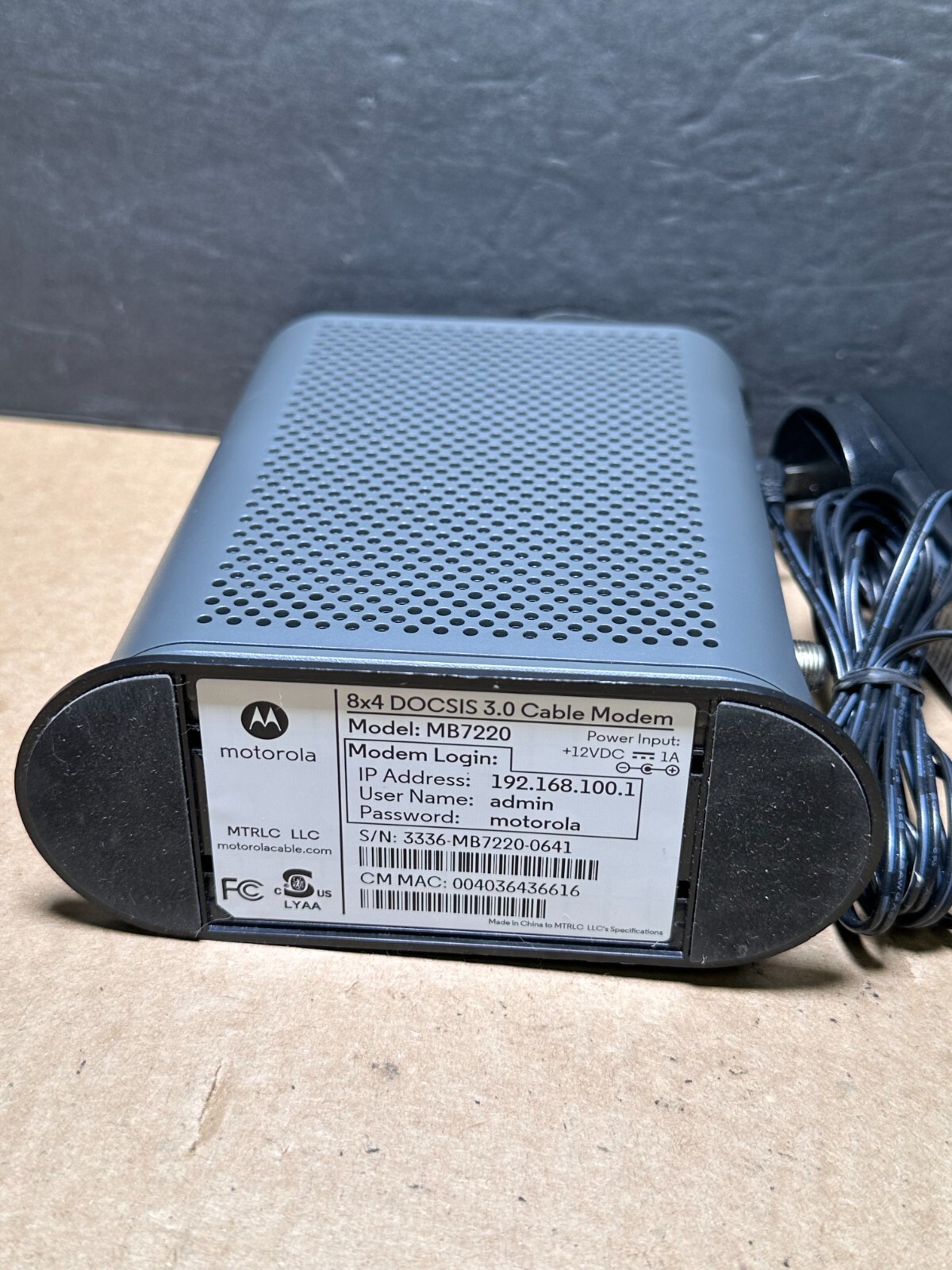 Motorola MB7220 Black 343 Mbps DOCSIS 3.0 8×4 Channel Bonding Cable Modem