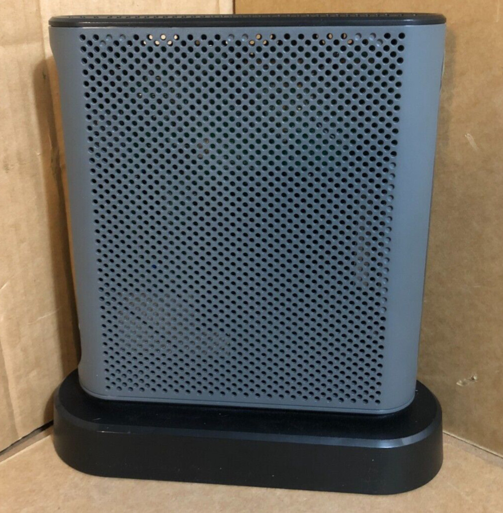 Motorola 24X8 Cable Modem Plus AC1900 Wi-Fi Router plus Voice**