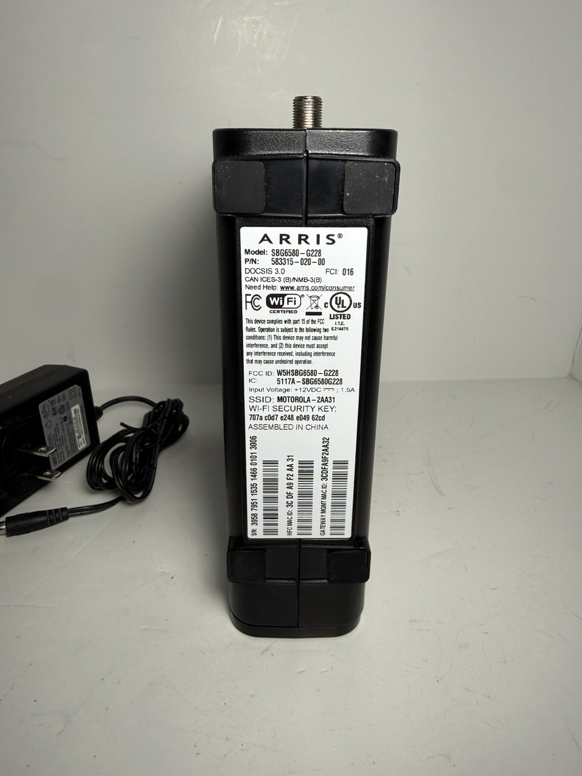 ARRIS SURFboard SBG6580 DOCSIS 3.0 Cable Modem/ Wi-Fi N300 2.4Ghz + N300 5GHz W2