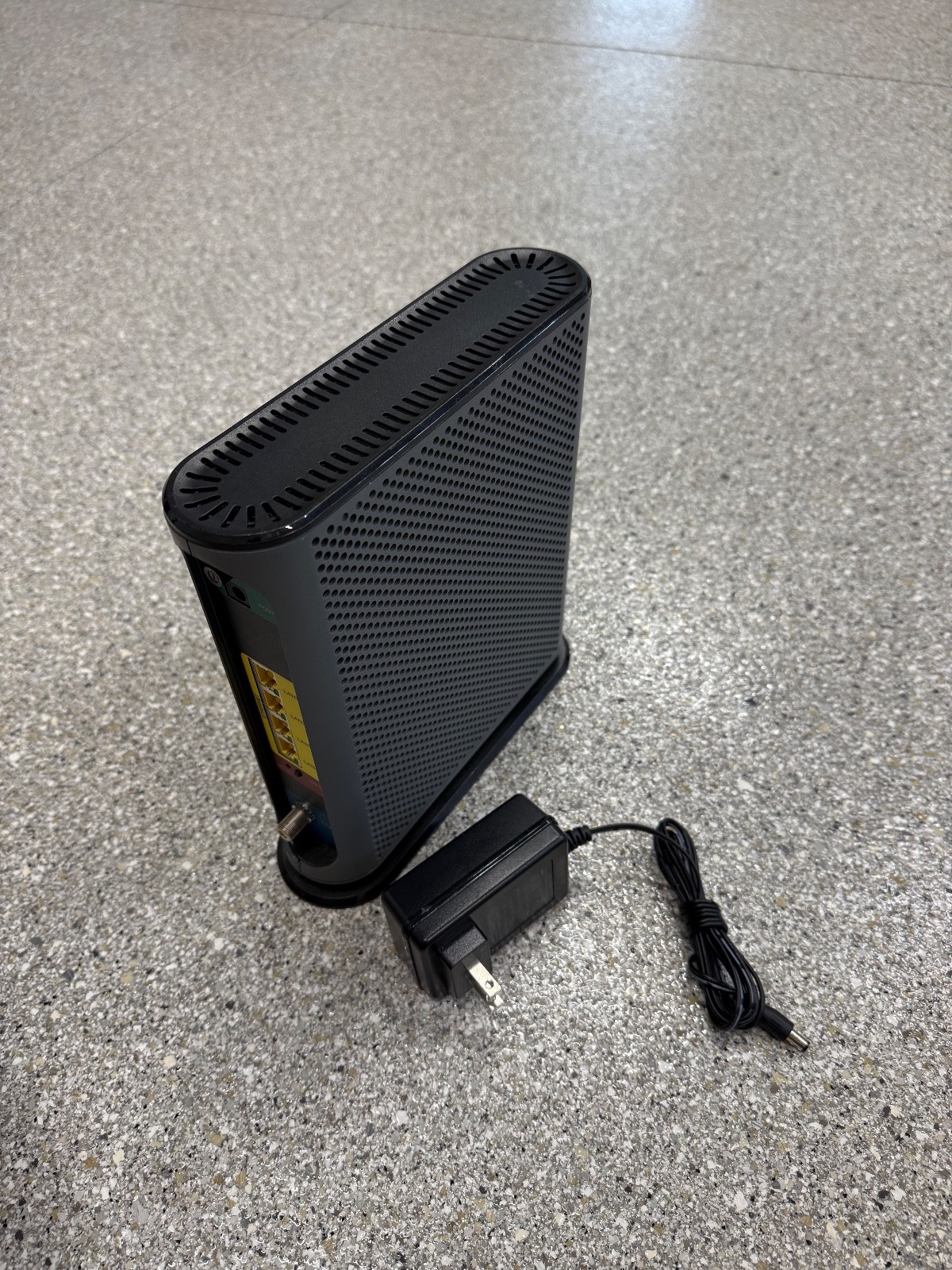 Motorola MG7700 AC1900 Dual-Band DOCSIS 3.0 Cable Modem WiFi Router. W