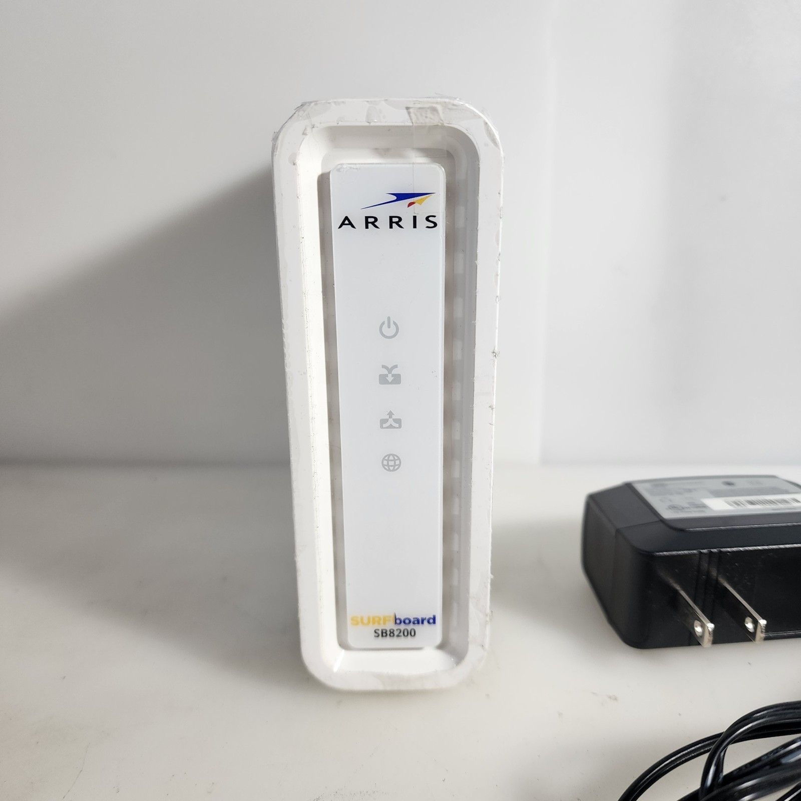 ARRIS SURFboard SB8200 DOCSIS 3.1 10 Gbps Cable Modem Dual Gigabit Ethernet Port