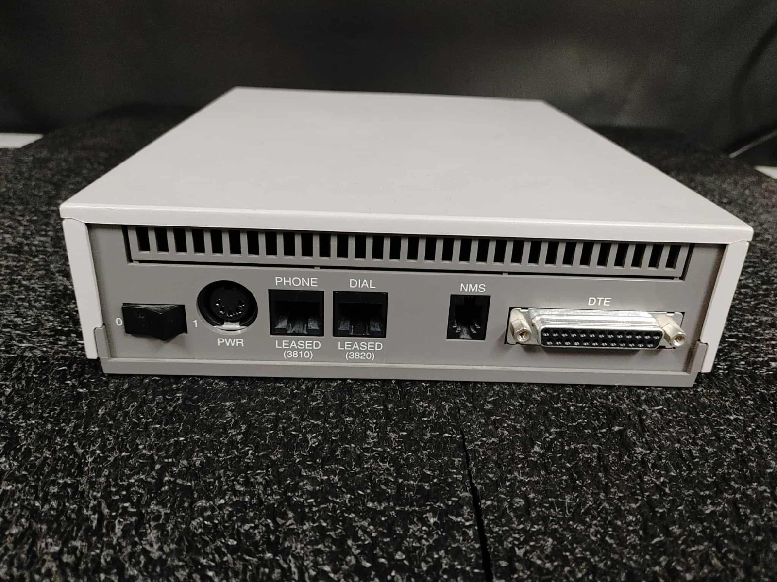 Paradyne Comsphere 3810 Plus External Modem AT&T