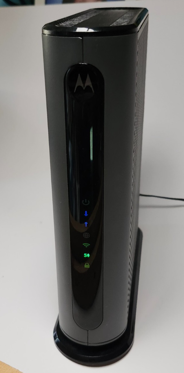 Motorola MG7540-10 16×4 Cable Modem – Black