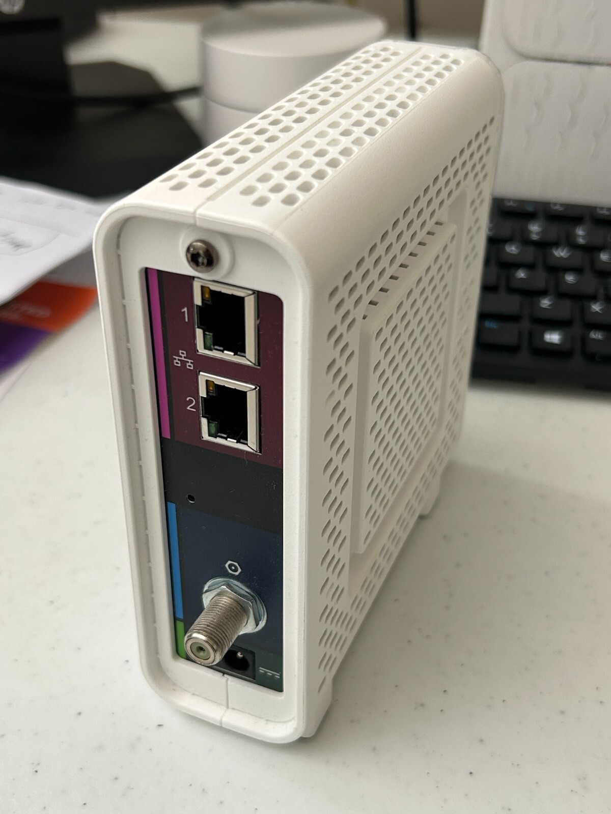 USED ARRIS SB8200 – cable modem — great condition