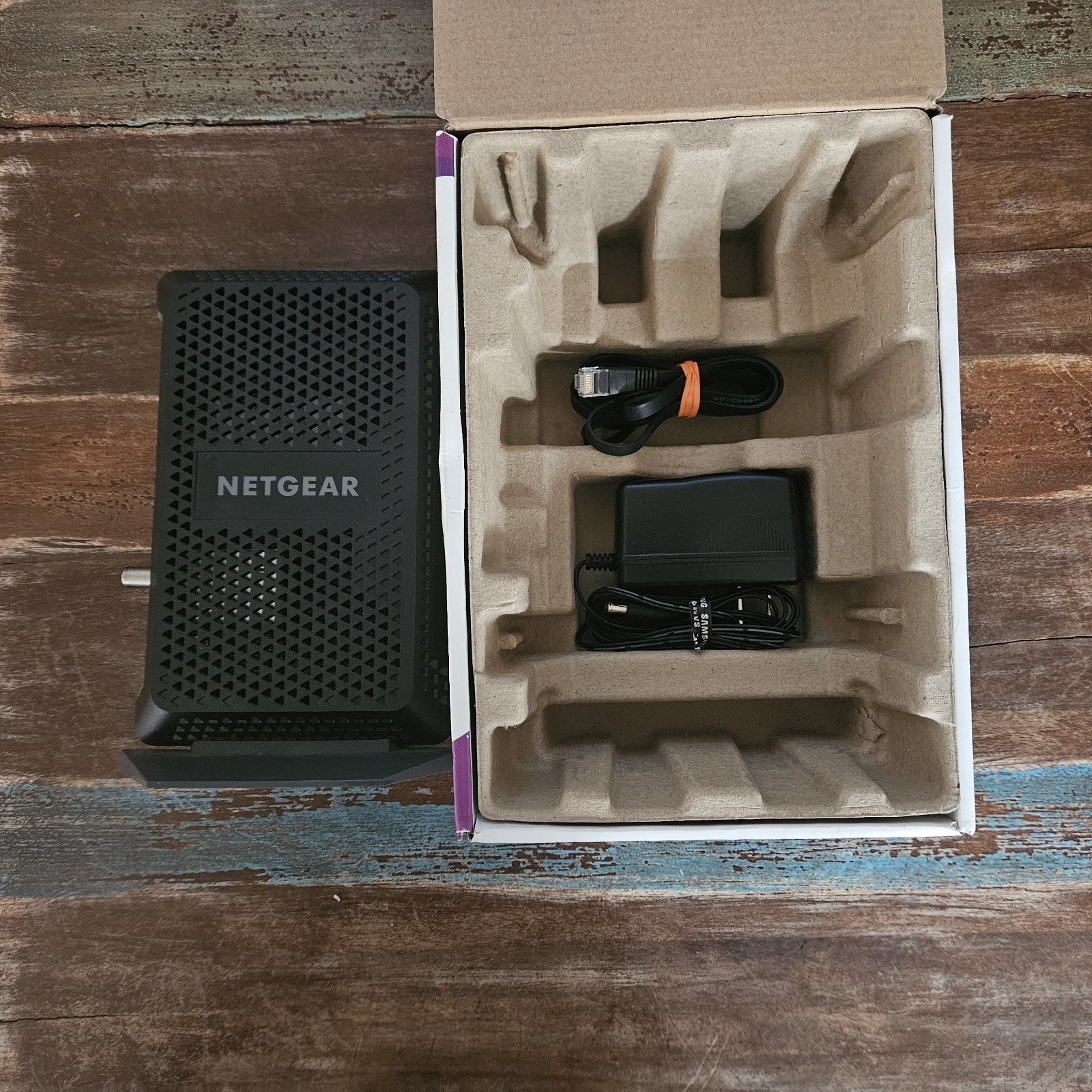 NETGEAR High Speed Cable Modem CM600 Compatible Xfinity Spectrum Cox TV Internet