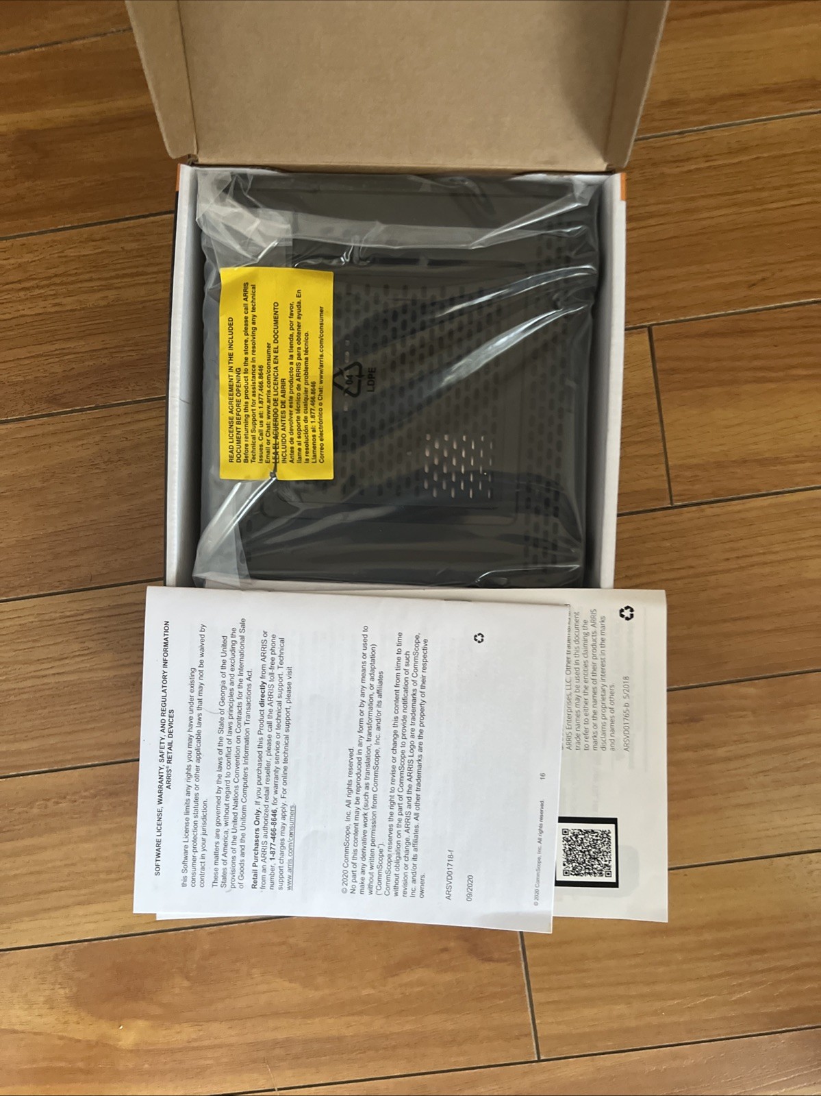 ARRIS SBG10 DOCSIS 3.0 Cable Modem Router Combo | AC1600 WiFi | 400 Mbps Max