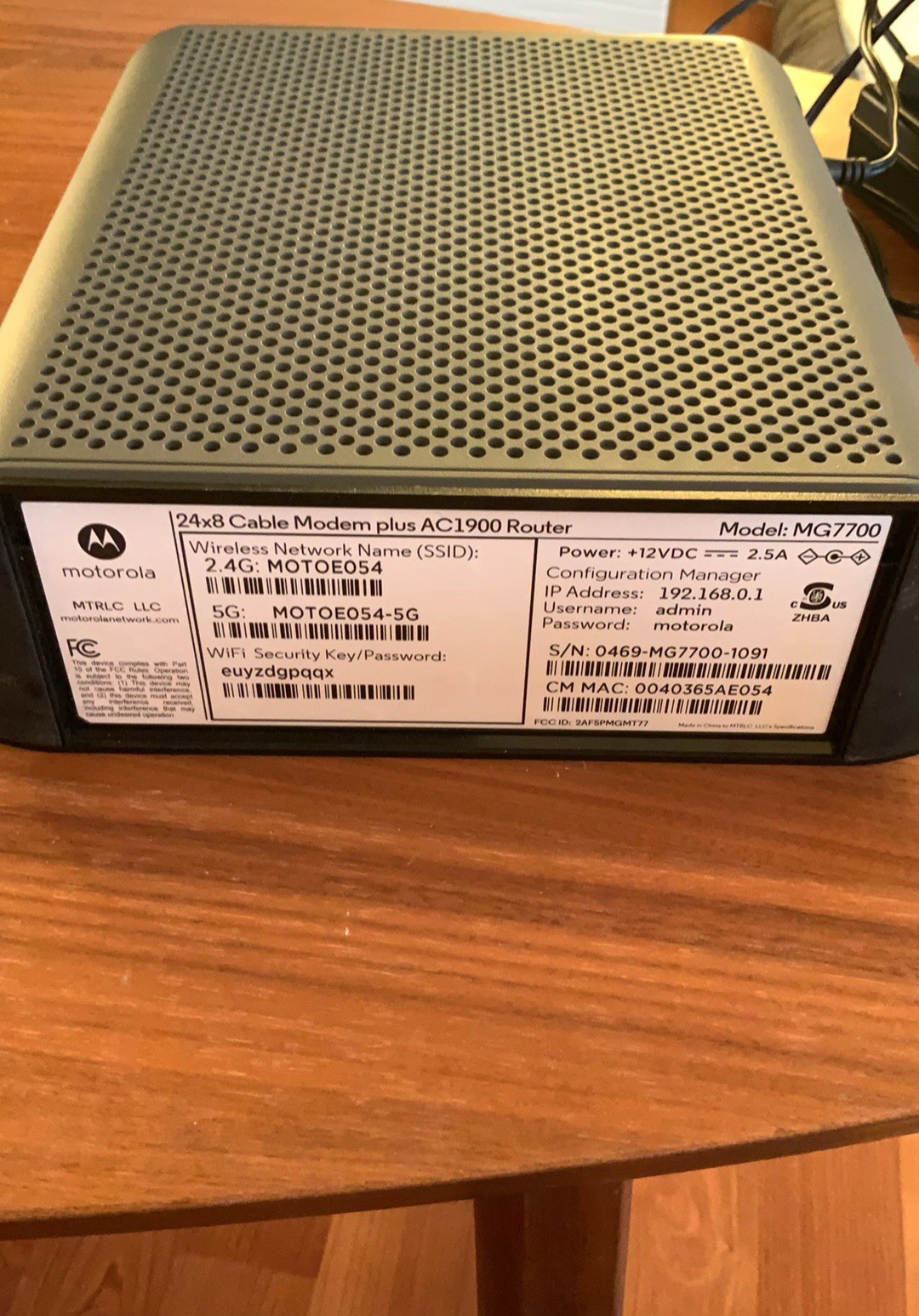 Motorola MG7700 AC1900 Dual-Band DOCSIS 3.0 Cable Modem WiFi Router w Power Cord