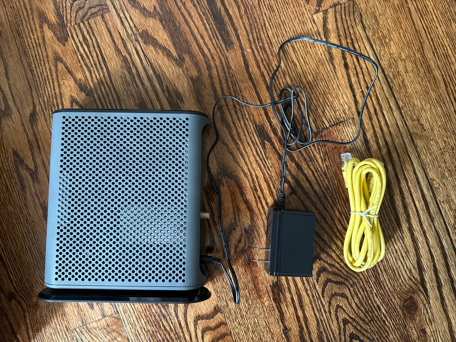 Motorola MB8600 DOCSIS 3.1 Cable Modem – Black – Certified for Comcast, Cox