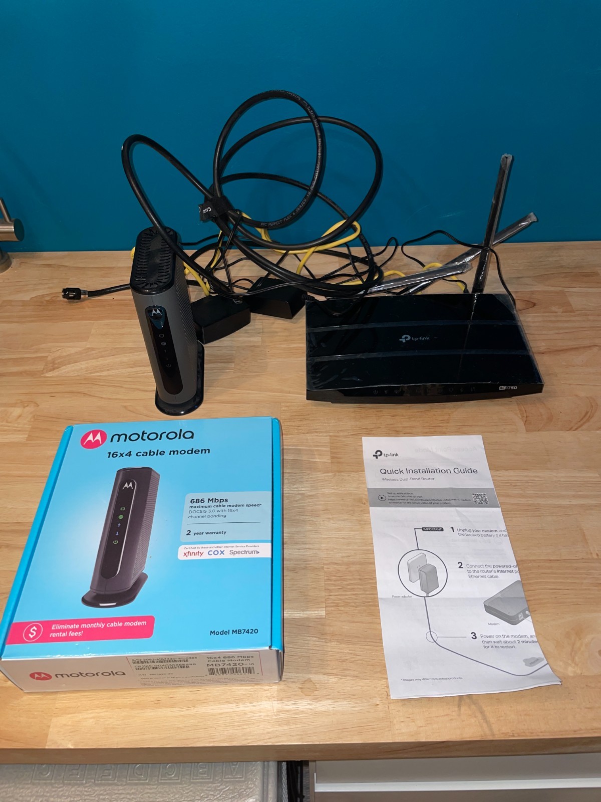 Motorola MB742010 686mbps DOCSIS 3.0 Cable Modem and tp link Archer A7 Router