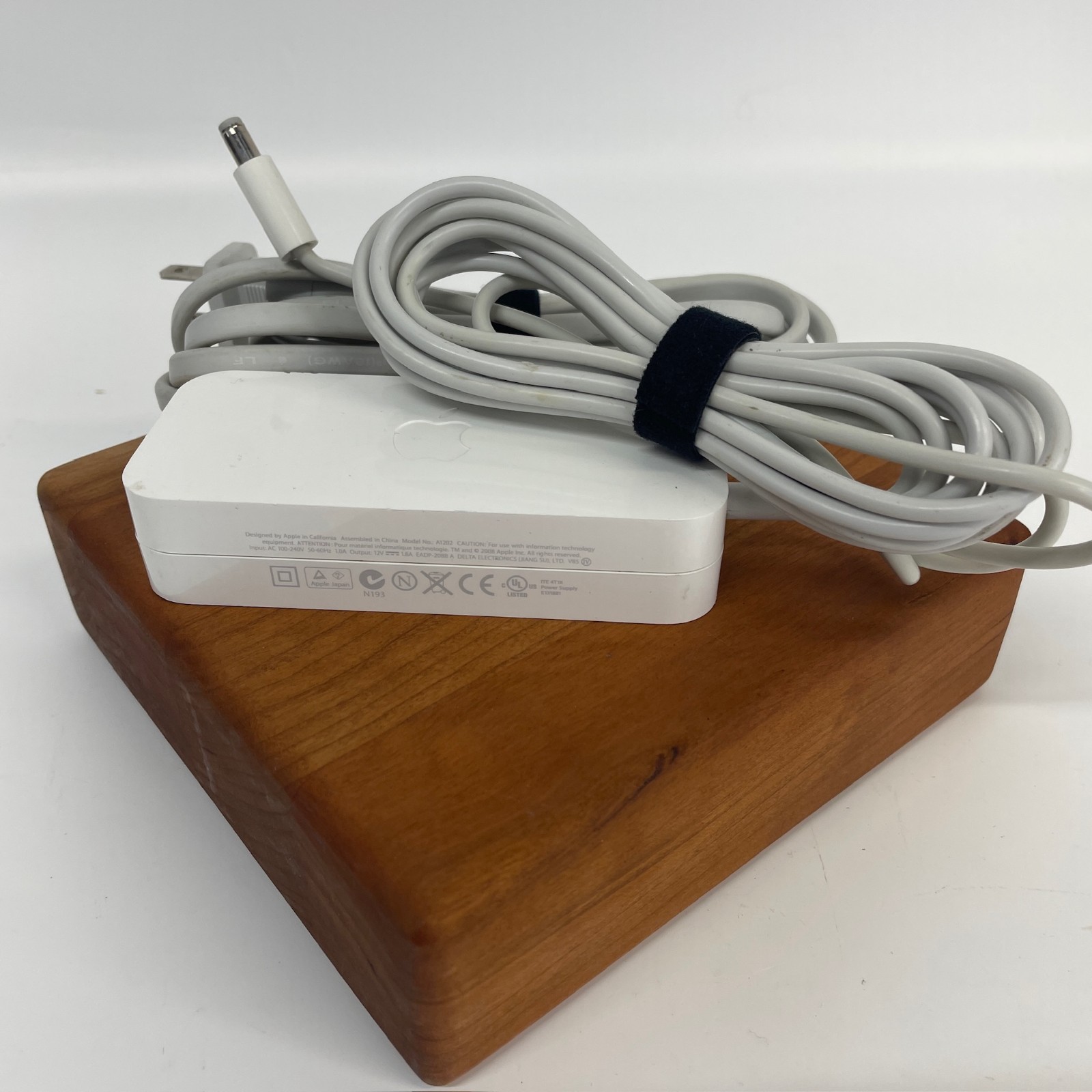 Apple A1408 AirPort Extreme Dual Band Router 802.11n Wireless WiFi 5th Gen White