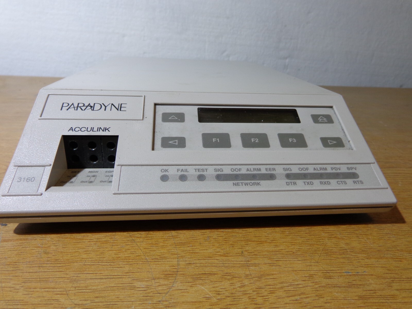 AT&T PARADYNE 3610-A4-210-0GB MODEM 2151-DA2 Acculink t1 DSU/CSU(No AC Adapter)
