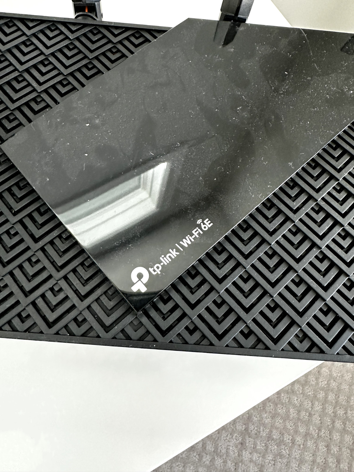 ARRIS SB8200 10 Gbps 2P Cable Modem with TP-Link AXE5400 Tri-Band WiFi 6E Router