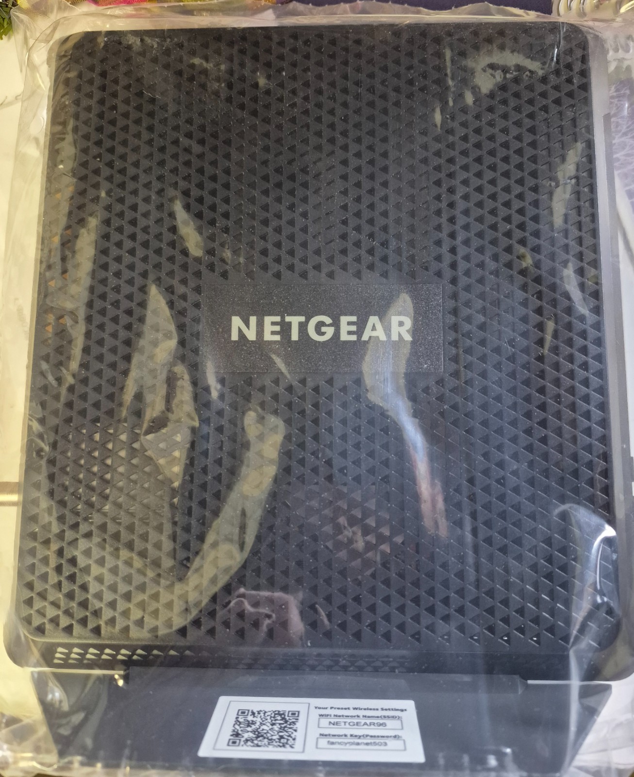 Netgear nighthawk cable modem router AC 1900 refurbished but never used or opene