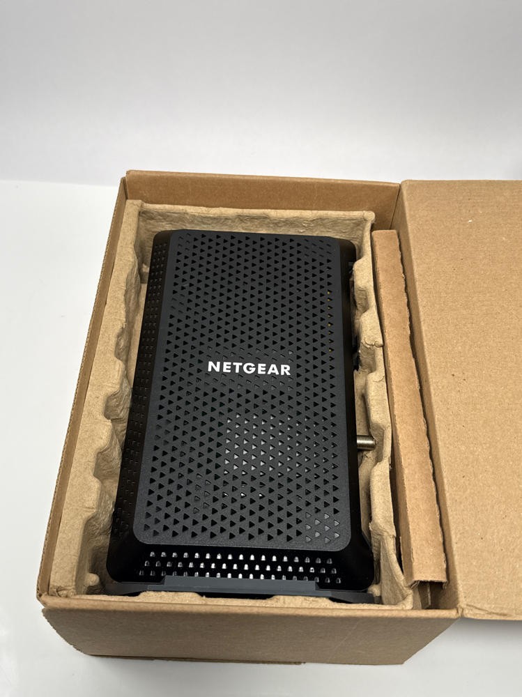 NETGEAR Nighthawk DOCSIS 3.1 Voice Cable Modem 32×8 Black